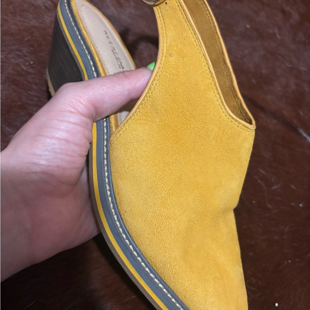 Women’s Yellow Suede Slingback Wedge - Casual Chic